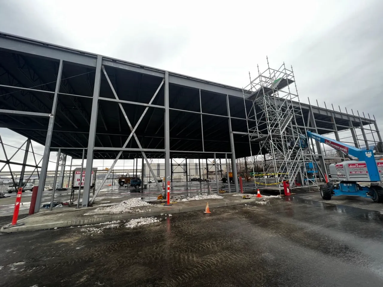 Structural steel installation – McCurdy Complex in Kelowna